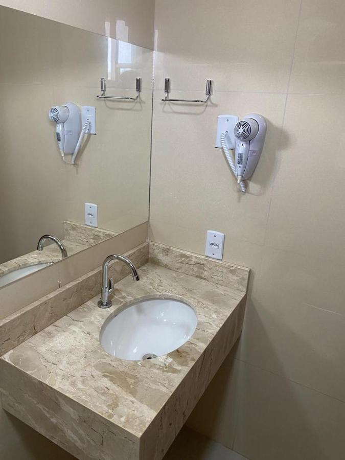 Hotel Plaza Pontes E Lacerda المظهر الخارجي الصورة